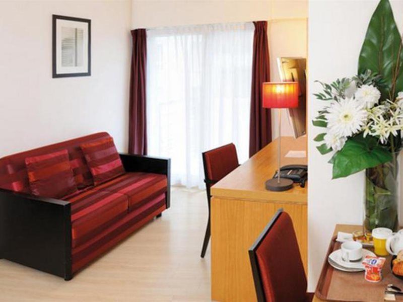 Residhome Courbevoie La Defense Экстерьер фото